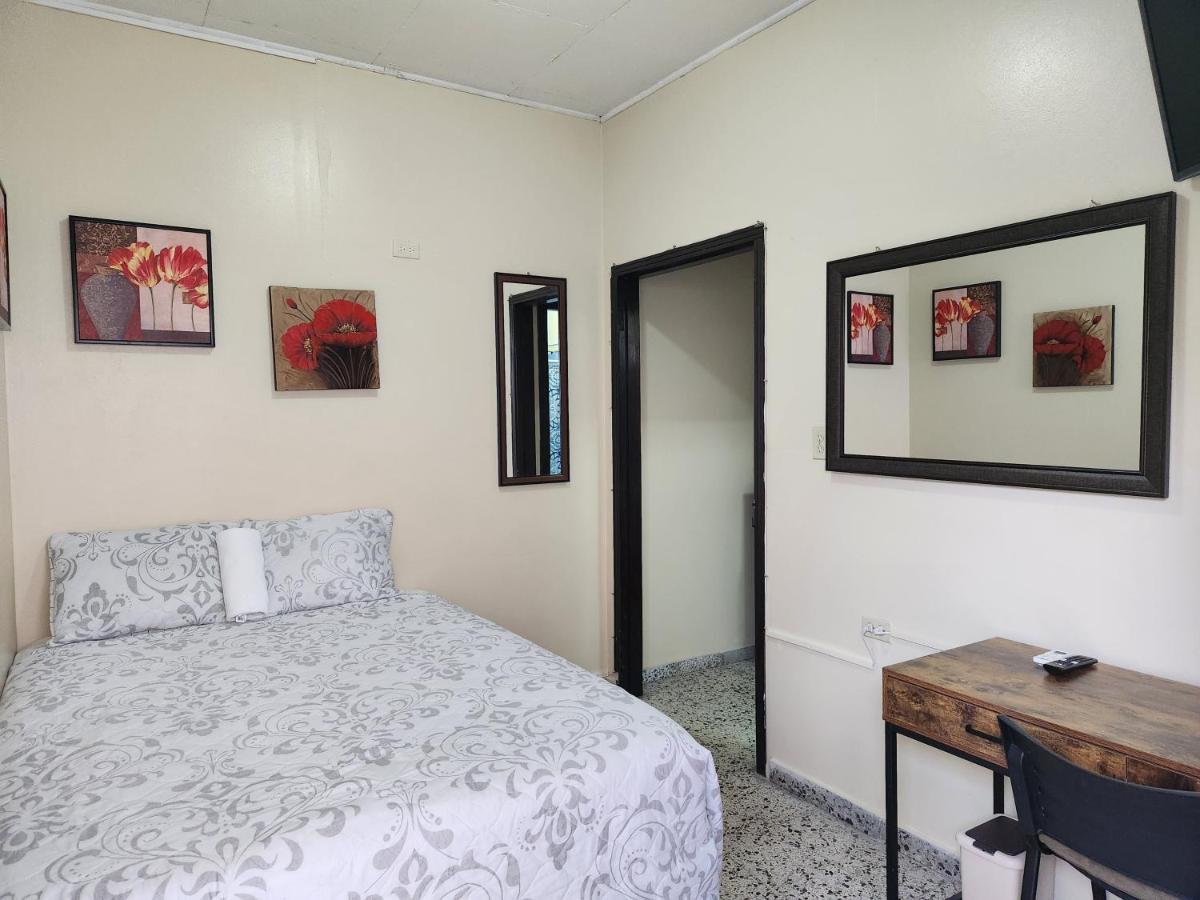 Casa Altamira Otel San Pedro Sula Dış mekan fotoğraf